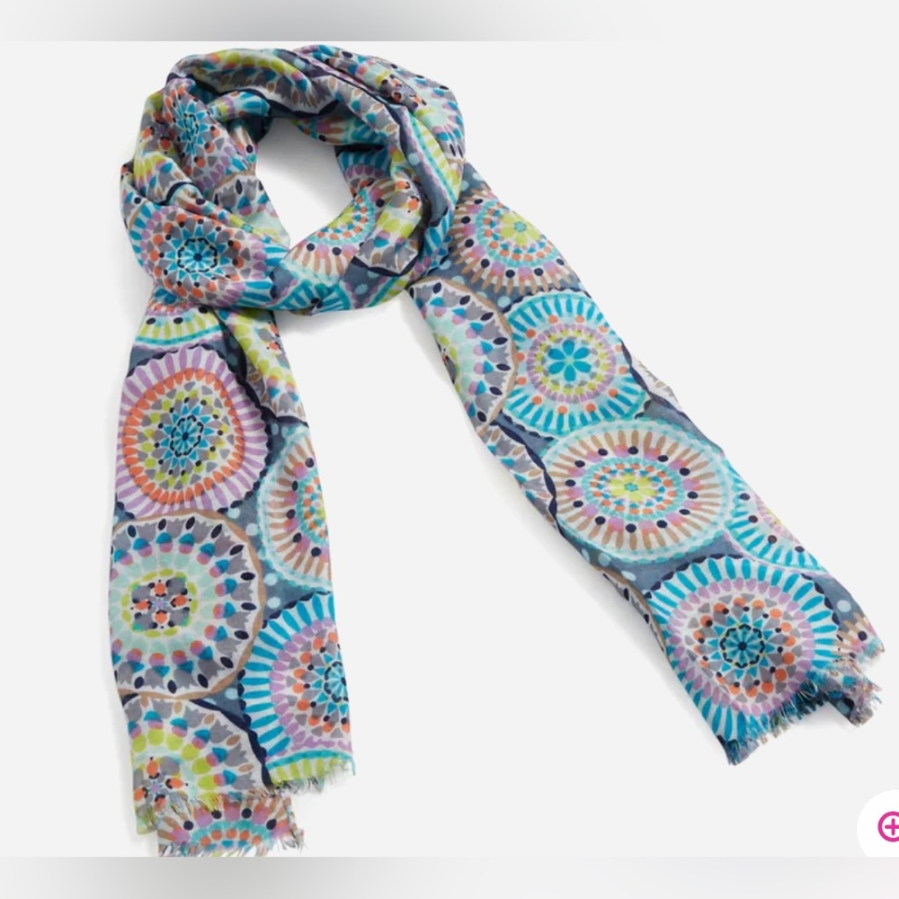 Vera Bradley Soft Fringe Scarf in Sunny Medallion